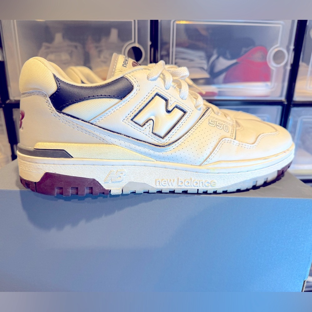 New Balance 550 White indigo burgundy Men's size 10.5
Slightly worn